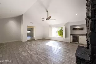 4630 E Palo Verde Dr, Phoenix, AZ 85018 - Photo 10