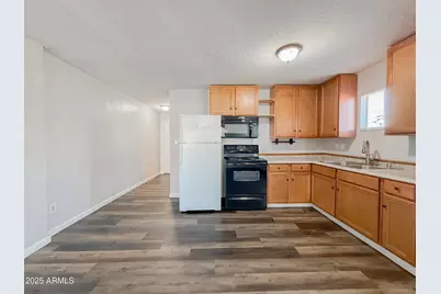 2615 W Augusta Avenue #2, Phoenix, AZ 85051 - Photo 8