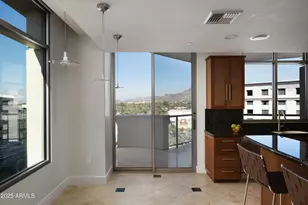 2402 E Esplanade Ln, Phoenix, AZ 85016 - Photo 8