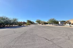 8559 W Canterbury Ln, Arizona City, AZ 85123 - Photo 52