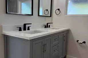 305 S Val Vista Dr, Mesa, AZ 85204 - Photo 16