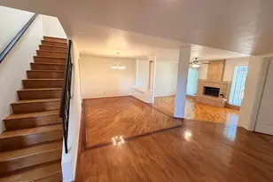 2506 E Shaw Butte Dr, Phoenix, AZ 85028 - Photo 2