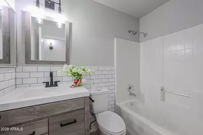 2134 E Robin Lane, Phoenix, AZ 85024 - Photo 18