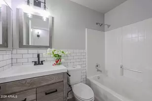 2134 E Robin Ln, Phoenix, AZ 85024 - Photo 18