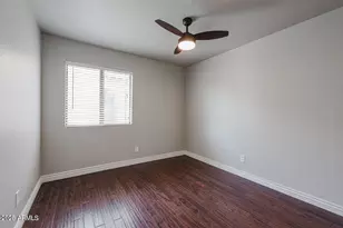 2134 E Robin Ln, Phoenix, AZ 85024 - Photo 16