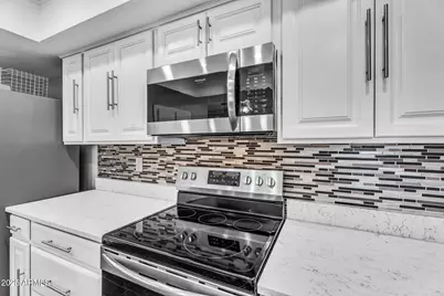 13621 N Emberwood Drive, Sun City, AZ 85351 - Photo 18