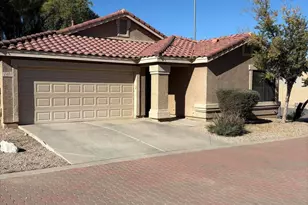 2401 E Peach Tree Dr, Chandler, AZ 85249 - Photo 4