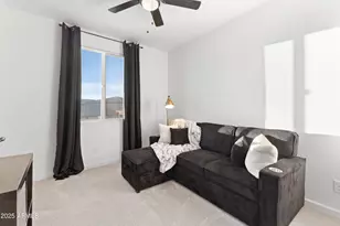 1943 W Lariat Ln, Phoenix, AZ 85085 - Photo 8