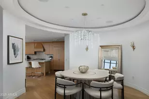 2402 E Esplanade Ln, Phoenix, AZ 85016 - Photo 8