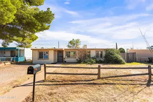 105 Cochise Dr, Bisbee, AZ 85603 - Photo 2