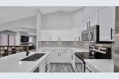 14952 W Maui Lane, Surprise, AZ 85379 - Photo 2