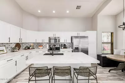 14952 W Maui Lane, Surprise, AZ 85379 - Photo 4