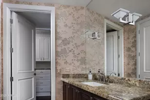 2402 E Esplanade Ln, Phoenix, AZ 85016 - Photo 28