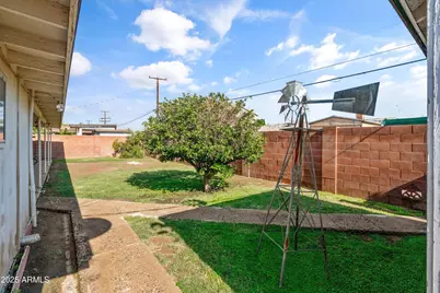 6537 N 41st Drive, Phoenix, AZ 85019 - Photo 10