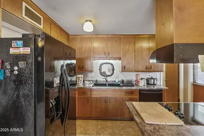 6537 N 41st Drive, Phoenix, AZ 85019 - Photo 28