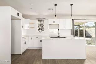 1718 S Marilyn Ann Dr, Tempe, AZ 85281 - Photo 14