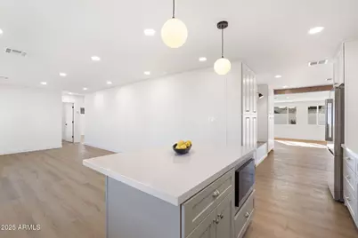 3615 E Clarendon Avenue, Phoenix, AZ 85018 - Photo 18