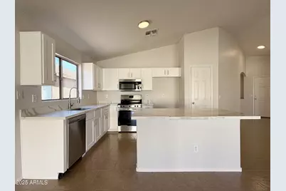 1316 E Vernoa Street, San Tan Valley, AZ 85140 - Photo 10