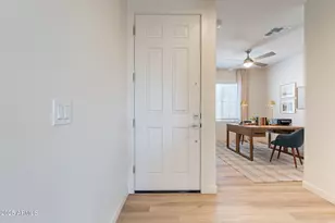 624 N Vine St, Chandler, AZ 85225 - Photo 6