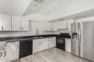 5401 E Exeter Blvd, Phoenix, AZ 85018 - Photo 22