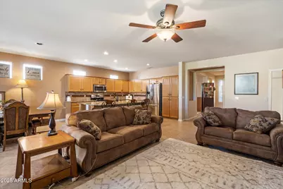 11008 W Cimarron Drive, Sun City, AZ 85373 - Photo 4