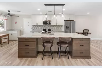 11052 W Meade Drive, Sun City, AZ 85351 - Photo 10