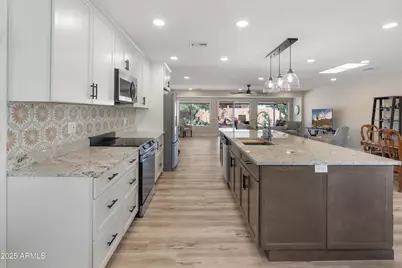 11052 W Meade Drive, Sun City, AZ 85351 - Photo 8