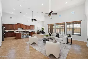 758 E Sunburst Ln, Tempe, AZ 85284 - Photo 2