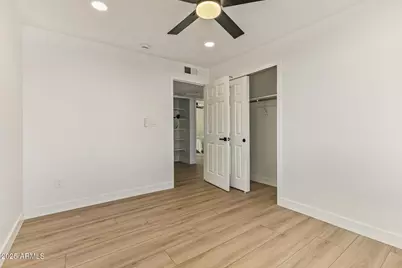 3401 E Shaw Butte Drive, Phoenix, AZ 85028 - Photo 16