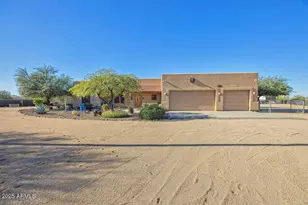 1053 E Maddock Rd, Phoenix, AZ 85086 - Photo 2