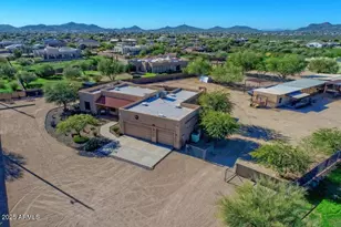 1053 E Maddock Rd, Phoenix, AZ 85086 - Photo 1
