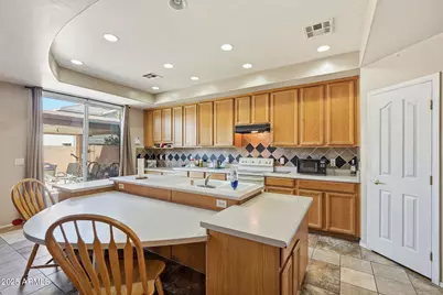 6826 S 41st Drive, Phoenix, AZ 85041 - Photo 14