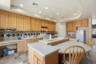 6826 S 41st Dr, Phoenix, AZ 85041 - Photo 14