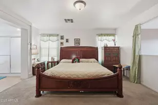 6826 S 41st Dr, Phoenix, AZ 85041 - Photo 28