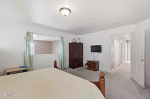 6826 S 41st Dr, Phoenix, AZ 85041 - Photo 32