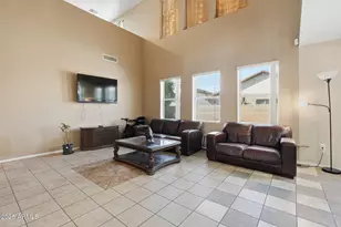 6826 S 41st Dr, Phoenix, AZ 85041 - Photo 10