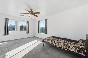 6826 S 41st Dr, Phoenix, AZ 85041 - Photo 32