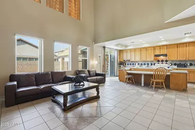 6826 S 41st Drive, Phoenix, AZ 85041 - Photo 12