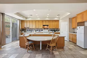 6826 S 41st Dr, Phoenix, AZ 85041 - Photo 12