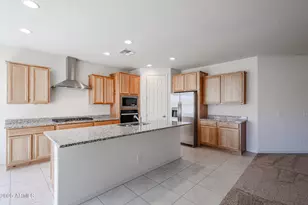 27657 N 71st Ave, Peoria, AZ 85383 - Photo 2