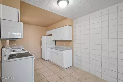 2018 W Cactus Road, Phoenix, AZ 85029 - Photo 10