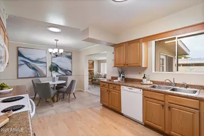 10422 W Audrey Drive, Sun City, AZ 85351 - Photo 8