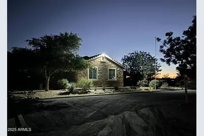 727 W Zion Lane, San Tan Valley, AZ 85143 - Photo 2