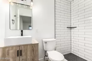 9035 W Elm St, Phoenix, AZ 85037 - Photo 18