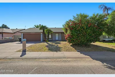 6437 W College Drive, Phoenix, AZ 85033 - Photo 1