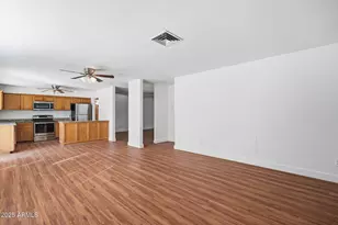 6437 W College Dr, Phoenix, AZ 85033 - Photo 8