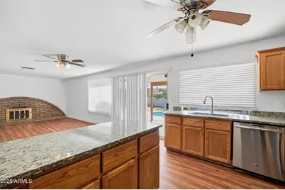 6437 W College Drive, Phoenix, AZ 85033 - Photo 12