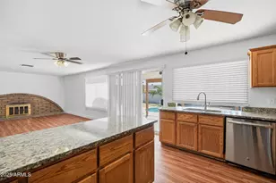 6437 W College Dr, Phoenix, AZ 85033 - Photo 12