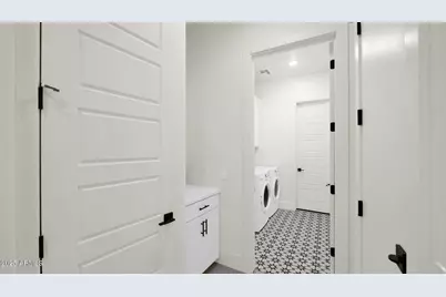 38500 N School House Road #8, Cave Creek, AZ 85331 - Photo 18