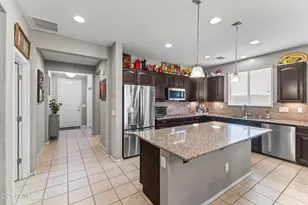 15872 W Laurel Ln, Surprise, AZ 85379 - Photo 4